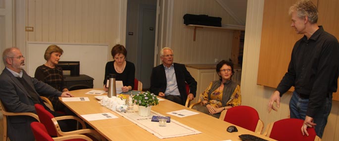 Terje Tilden orienterer om Forskningsinstituttet