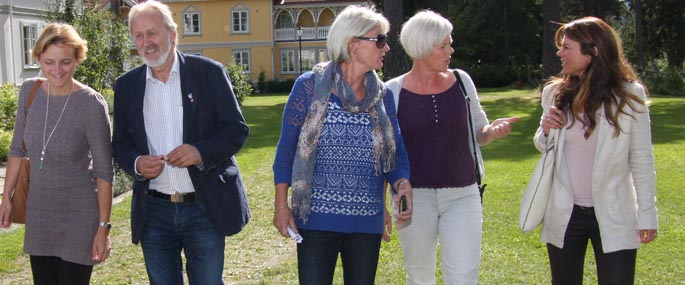 I parken under besøket fra fylkeskommunen
