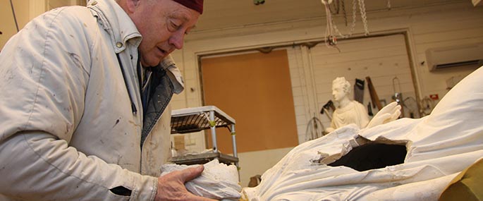Kunstneren i arbeid