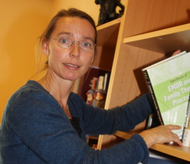 Psykologspesialist Hilde Opstvedt, Senter for familie og samliv. Intervjuet i Badeliv nr 3/2011.