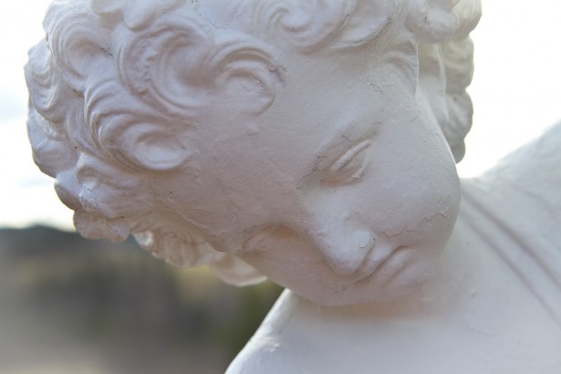 Statue - skulptur i parken - tatt av pasient Merete H. (Høidal) Ønsker bare Merete H. som fotobyline på bildet. Kan brukes vederlagsfritt, men ikke i store opplag som postkort etc.