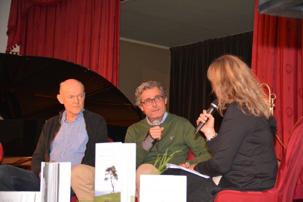 Lansering av boken "Å lytte til hakkespetter. Naturen som terapeut" i Festsalen 18. oktober 2016. Infoleder Unni Tobiassen Lie intervjuer Asle Hoffart og Egil Martinsen.