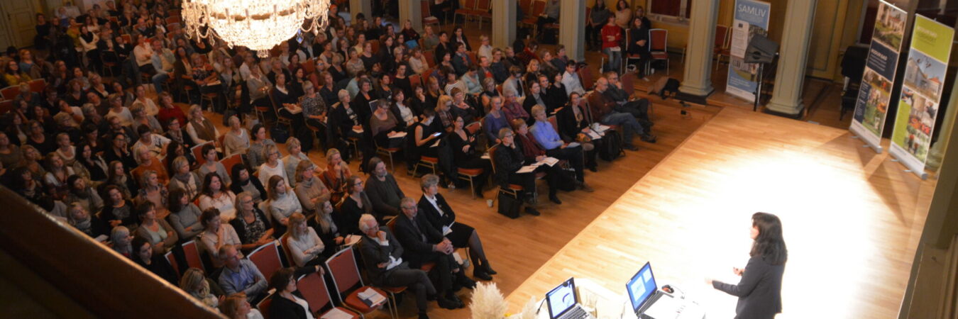 Modum_Bad_konferansen_2015_Gamle_Logen_Oslo._Fredag_30._oktober_2015._Full_sal._MBD_16820_Foto_Unni_Tobiassen_Lie Modum Bad-konferansen 2015, Gamle Logen, Oslo. Fredag 30. oktober 2015. Full sal.