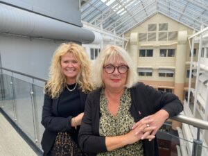 - Drivkraften bak vår forskning er at kvinner skal få bedre helse, bedre livskvalitet og like muligheter, sier leder Malin Stensønes og spesialrådgiver på kvinnehelse Elisabeth Swärd i Norske kvinners sanitetsforening.